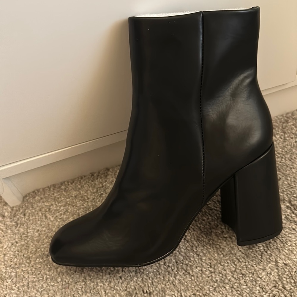 Steve Madden Square Toe Boots